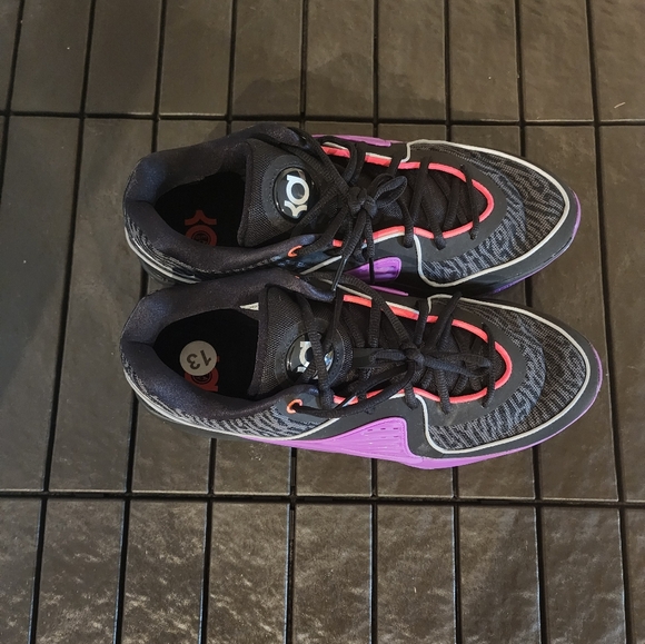 Kid's Nike KD 16 'Pathway Royalties' Basketball Shoe - Picture 12 of 16